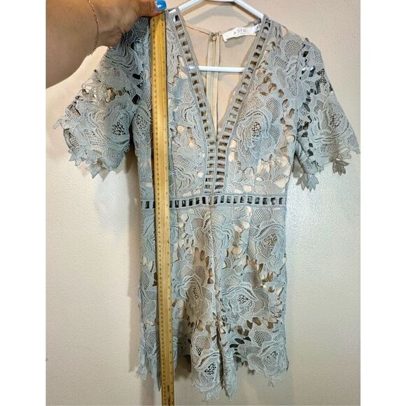 ASTR The Label Short Sleeve V-Neck Lace Short Romper Women's XS - Picture 7 of 10